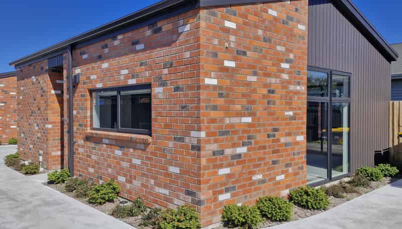 2/152 Woodham Road, Linwood