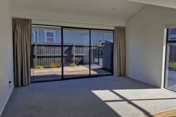 2/152 Woodham Road, Linwood