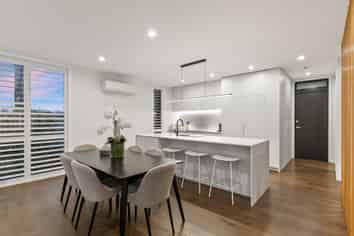 8/17 Lucerne Road, Remuera