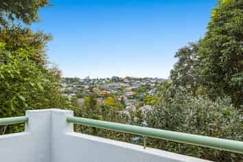 2/67 Arran Road, Browns Bay