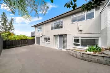 2/100 Sunrise Avenue, Mairangi Bay