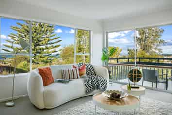 2/100 Sunrise Avenue, Mairangi Bay