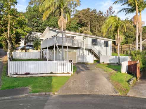11 Chrisarda Place, Red Hill