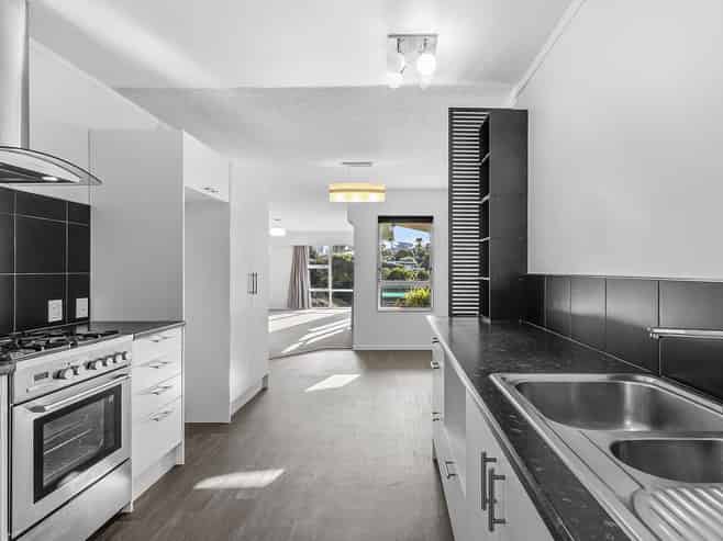 5A Oak Avenue, Paremata