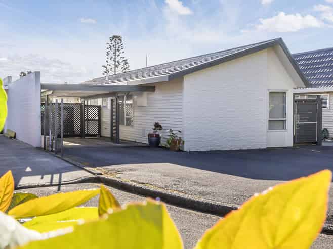 5A Oak Avenue, Paremata