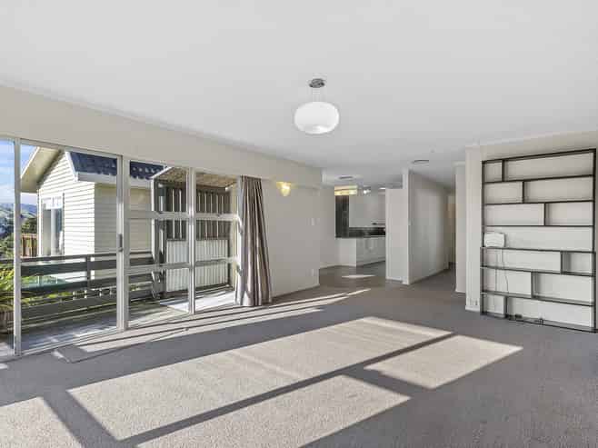 5A Oak Avenue, Paremata