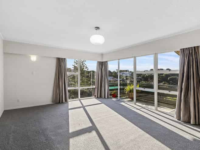 5A Oak Avenue, Paremata