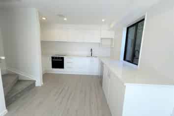 4/52 Rua Road, Glen Eden