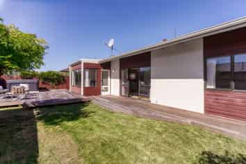 2/30 Celia Street, Redcliffs