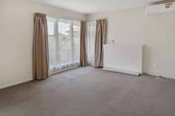 6 Bolton Place, Otara