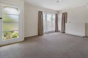 6 Bolton Place, Otara