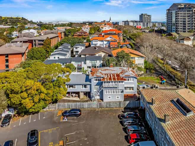 SECURE CASH FLOW IN GRAFTON’S GROWTH CORRIDOR
