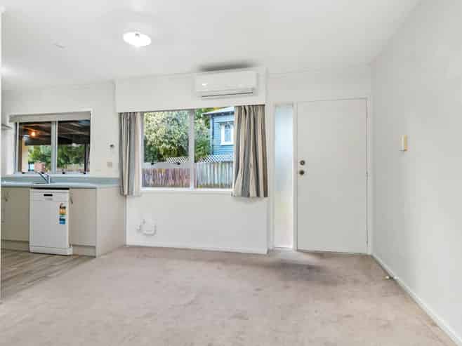 2/68 Clayburn Road, Glen Eden