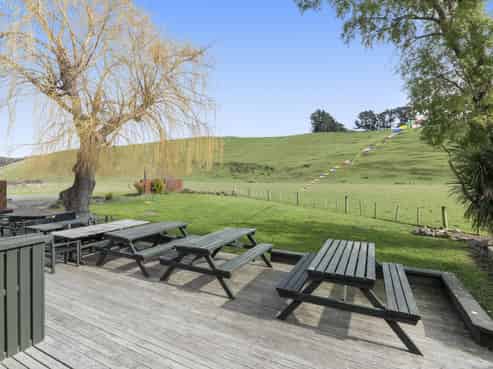 Landmark Property with Accommodation – Live Onsite
