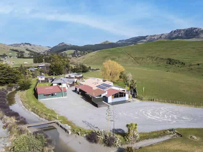 Landmark Property with Accommodation – Live Onsite