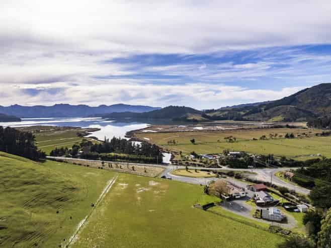 Landmark Property with Accommodation – Live Onsite