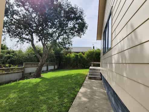 26 Puriri Street, Helensville