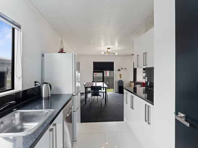 14 Hurley Road, Paraparaumu Beach