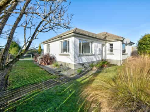 166 Charlton Road, Gore Surrounds