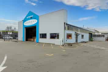 Warehouse with Yard on Blenheim Road