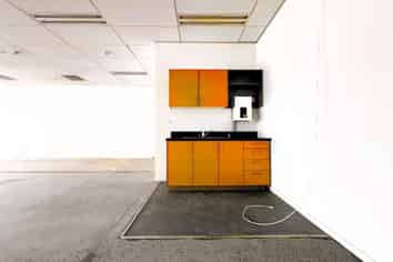 Road Front Bulk Retail | 322 m2