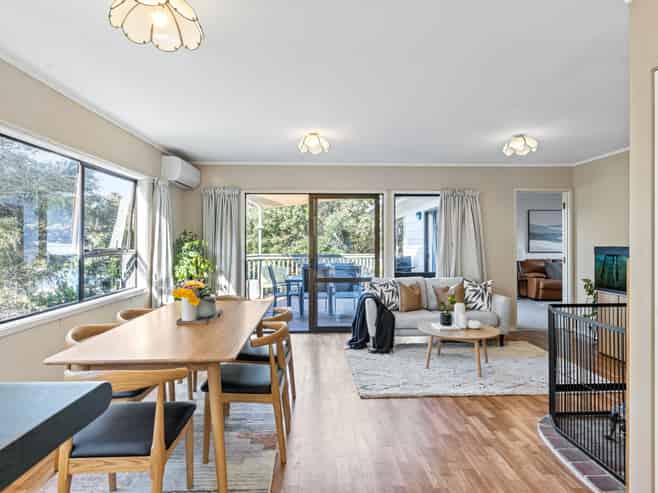 10A Stillwater Crescent, Stillwater