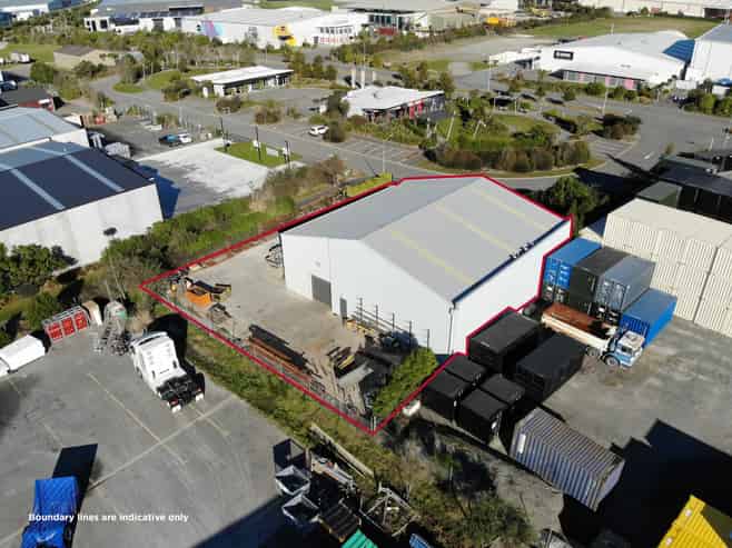 Modern industrial facility with excellent access