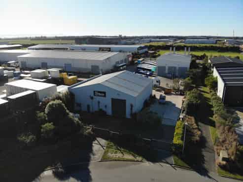 Modern industrial facility with excellent access