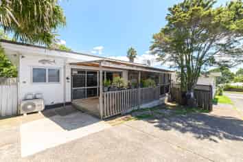 2/24 Newington Road, Henderson
