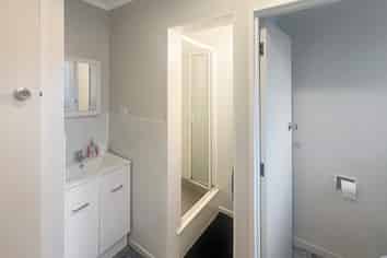 17E Surrey Road, Springvale