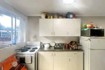 17E Surrey Road, Springvale
