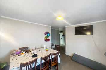 17E Surrey Road, Springvale