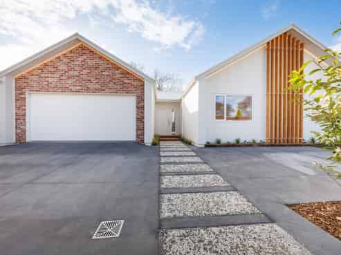 42B Batt Street, West End