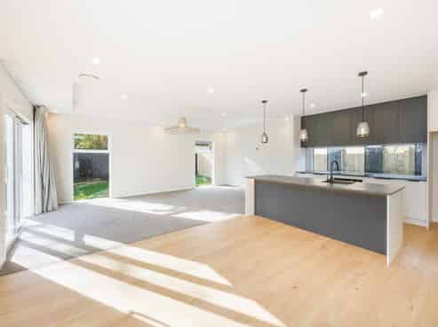 42B Batt Street, West End