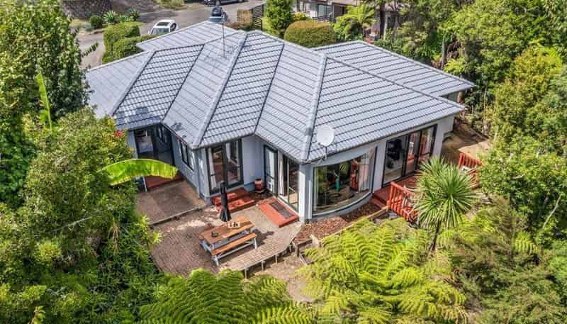5 Springwater Vale, Unsworth Heights