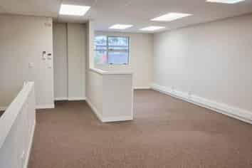 PRACTICAL AIRPORT OFFICE SPACE
