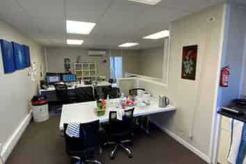 PRACTICAL AIRPORT OFFICE SPACE
