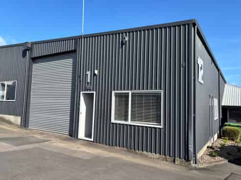 Street front fire cracker!