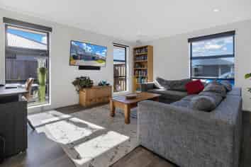 63 Quinn Crescent, Ravenswood