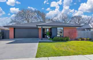 63 Quinn Crescent, Ravenswood