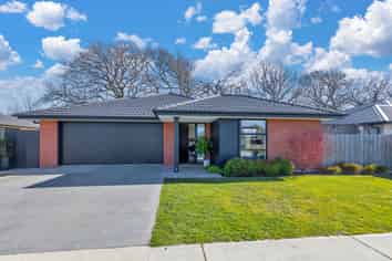 63 Quinn Crescent, Ravenswood