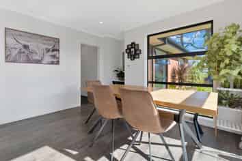 63 Quinn Crescent, Ravenswood