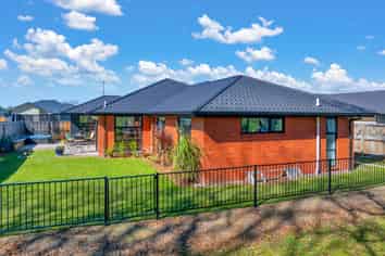 63 Quinn Crescent, Ravenswood