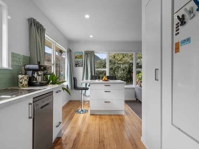 36 Seymour Avenue, The Brook