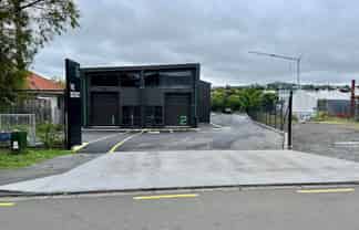 NEAR NEW 219M² WAREHOUSE FOR LEASE
