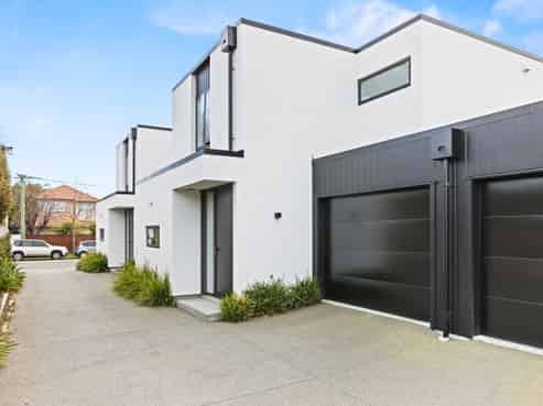 2/10 Bishop Street, Saint Albans
