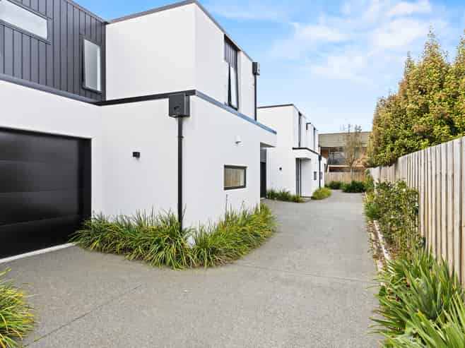2/10 Bishop Street, Saint Albans