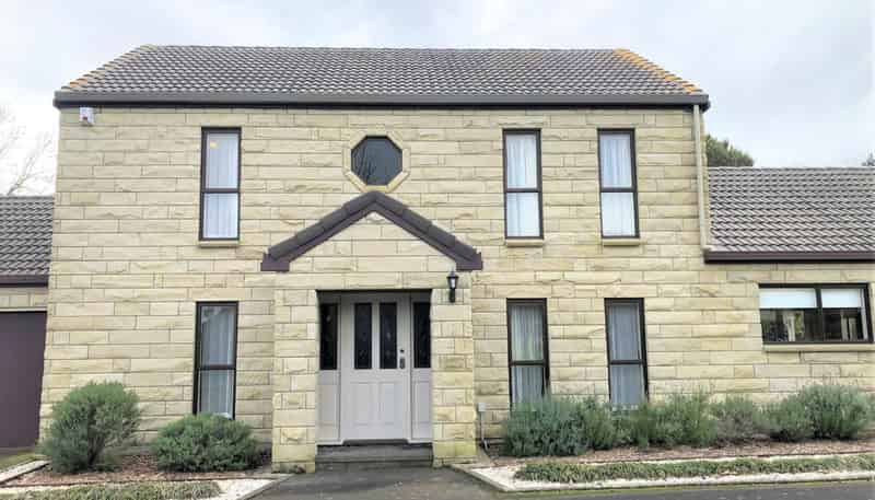 73 Gracechurch Drive, Flat Bush