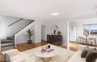 2/13 Greenstone Place, Clover Park