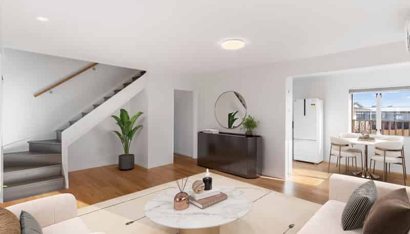 2/13 Greenstone Place, Clover Park